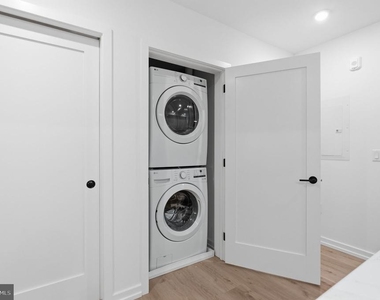 208 Vine Street - Photo Thumbnail 7