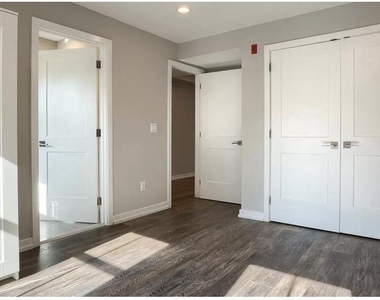 528 S 5th Street - Photo Thumbnail 5