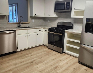 2546 Ardsley Drive - Photo Thumbnail 10