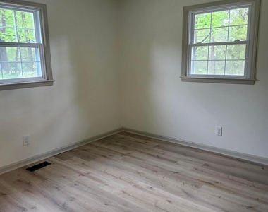 2546 Ardsley Drive - Photo Thumbnail 3