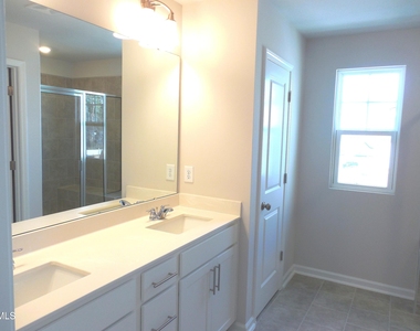 1003 Sora Way - Photo Thumbnail 14