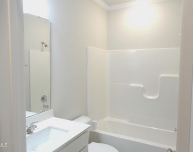 1003 Sora Way - Photo Thumbnail 8