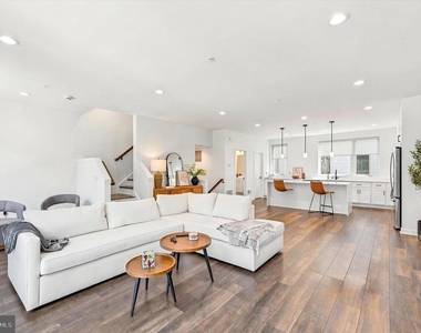 3005 Birchview Walk - Photo Thumbnail 4