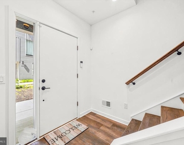 3005 Birchview Walk - Photo Thumbnail 1