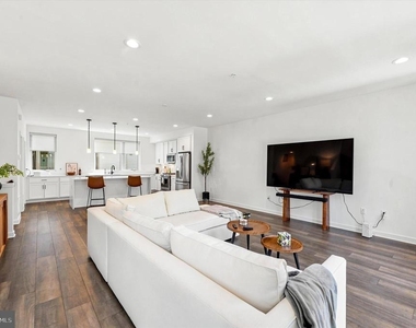 3005 Birchview Walk - Photo Thumbnail 5