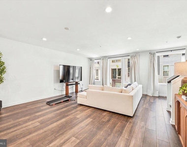3005 Birchview Walk - Photo Thumbnail 3