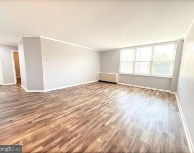 6100 Henry Avenue - Photo Thumbnail 1