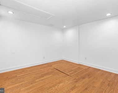 8 Bristow Place - Photo Thumbnail 16