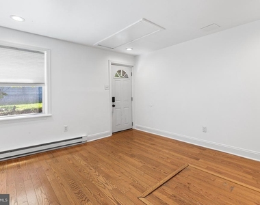 8 Bristow Place - Photo Thumbnail 3