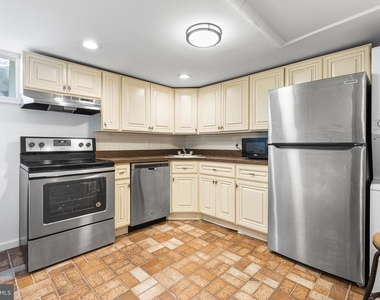 8 Bristow Place - Photo Thumbnail 5