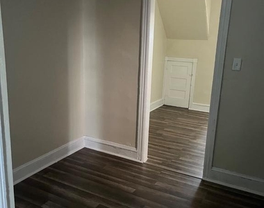 231 W Clapier Street - Photo Thumbnail 6