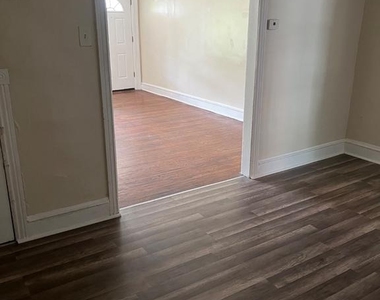 231 W Clapier Street - Photo Thumbnail 21