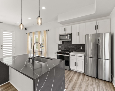 203 Nelson Street - Photo Thumbnail 2