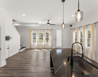203 Nelson Street - Photo Thumbnail 12