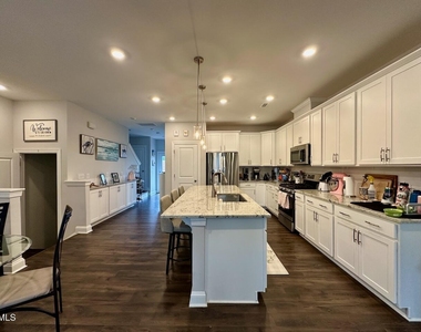 230 Marietta Way - Photo Thumbnail 3