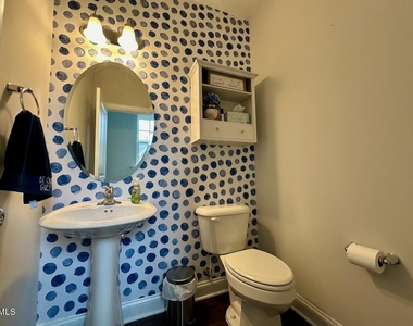 230 Marietta Way - Photo Thumbnail 8