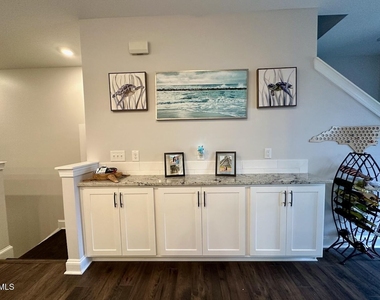 230 Marietta Way - Photo Thumbnail 7