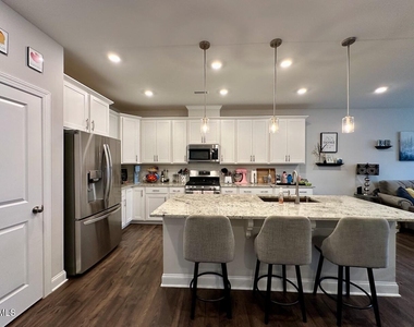 230 Marietta Way - Photo Thumbnail 5