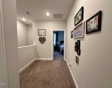 230 Marietta Way - Photo Thumbnail 12