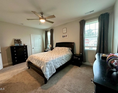 230 Marietta Way - Photo Thumbnail 15