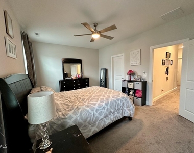 230 Marietta Way - Photo Thumbnail 16