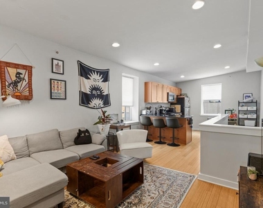 1610 Christian Street - Photo Thumbnail 5