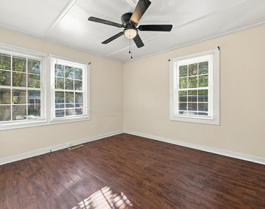 404 S Ash Street - Photo Thumbnail 16