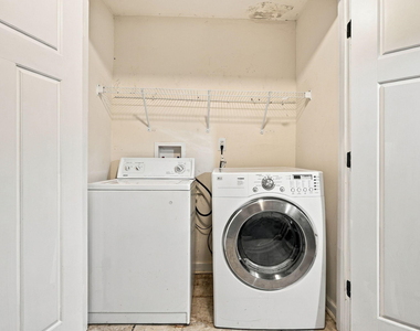 404 S Ash Street - Photo Thumbnail 29