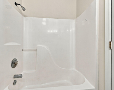 404 S Ash Street - Photo Thumbnail 17