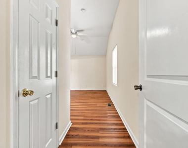 404 S Ash Street - Photo Thumbnail 27