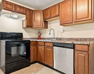 404 S Ash Street - Photo Thumbnail 32