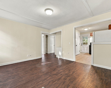 404 S Ash Street - Photo Thumbnail 5