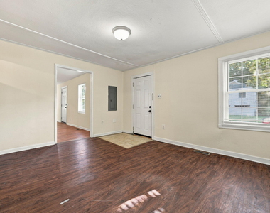404 S Ash Street - Photo Thumbnail 4