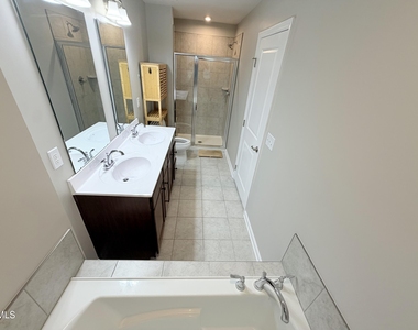 921 Romeria Drive - Photo Thumbnail 15
