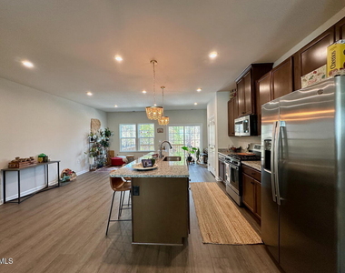 921 Romeria Drive - Photo Thumbnail 2