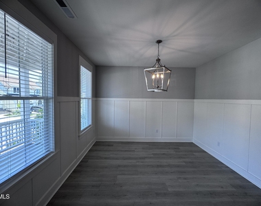 440 Douglas Falls Drive - Photo Thumbnail 2