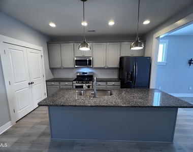 440 Douglas Falls Drive - Photo Thumbnail 1