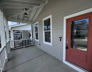 440 Douglas Falls Drive - Photo Thumbnail 5