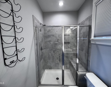 440 Douglas Falls Drive - Photo Thumbnail 10