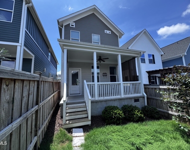 440 Douglas Falls Drive - Photo Thumbnail 4