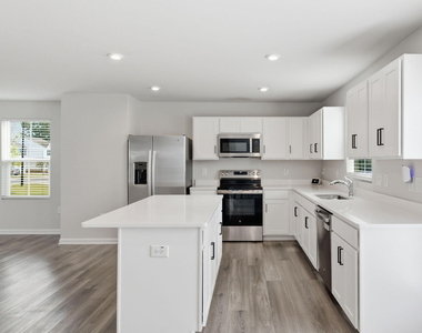 1432 Burgundy Bluff Lane - Photo Thumbnail 10