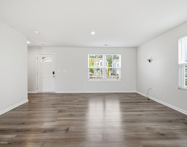 1432 Burgundy Bluff Lane - Photo Thumbnail 4