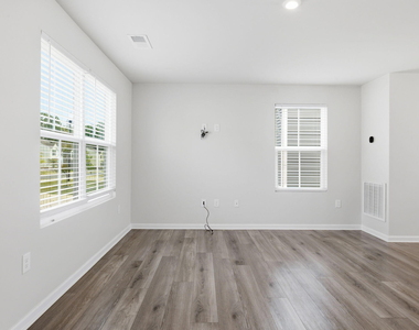 1432 Burgundy Bluff Lane - Photo Thumbnail 13