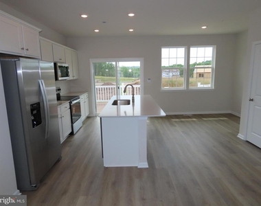 3080 Martha Way - Photo Thumbnail 5
