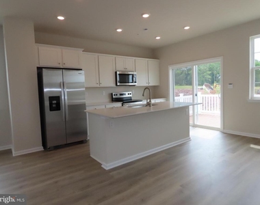 3080 Martha Way - Photo Thumbnail 4