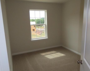 3080 Martha Way - Photo Thumbnail 16