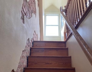 30 Thomas Avenue - Photo Thumbnail 18