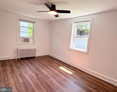 23 Morton Ave - Photo Thumbnail 9