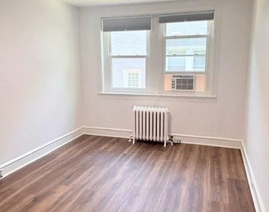 23 Morton Ave - Photo Thumbnail 5