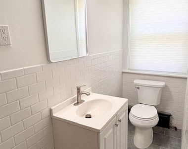 23 Morton Ave - Photo Thumbnail 8